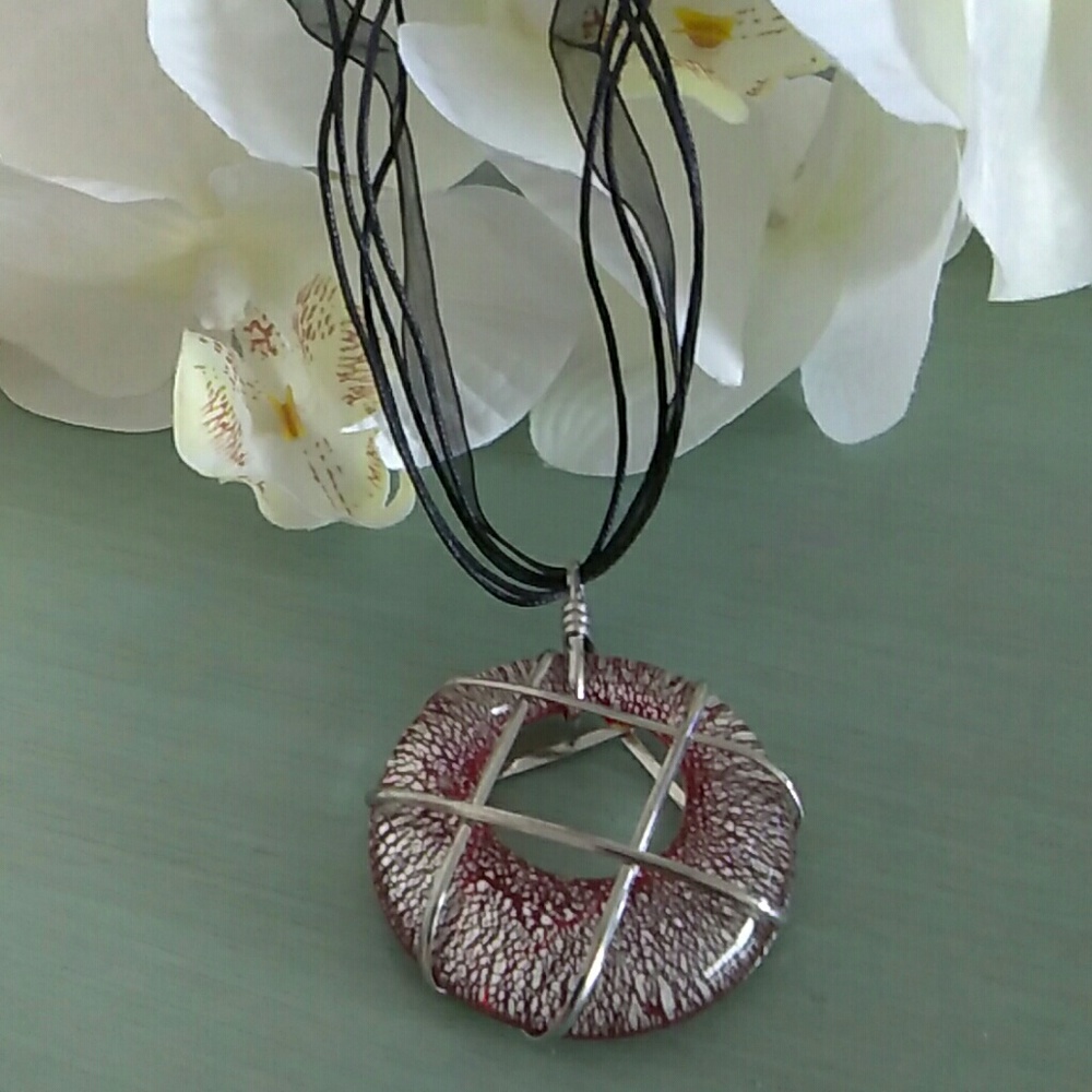 📿 BEAUTIFUL GLASS PENDANT BY CELESTE 🌹